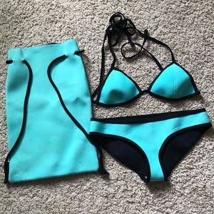 TRAINGL Bikini & bag